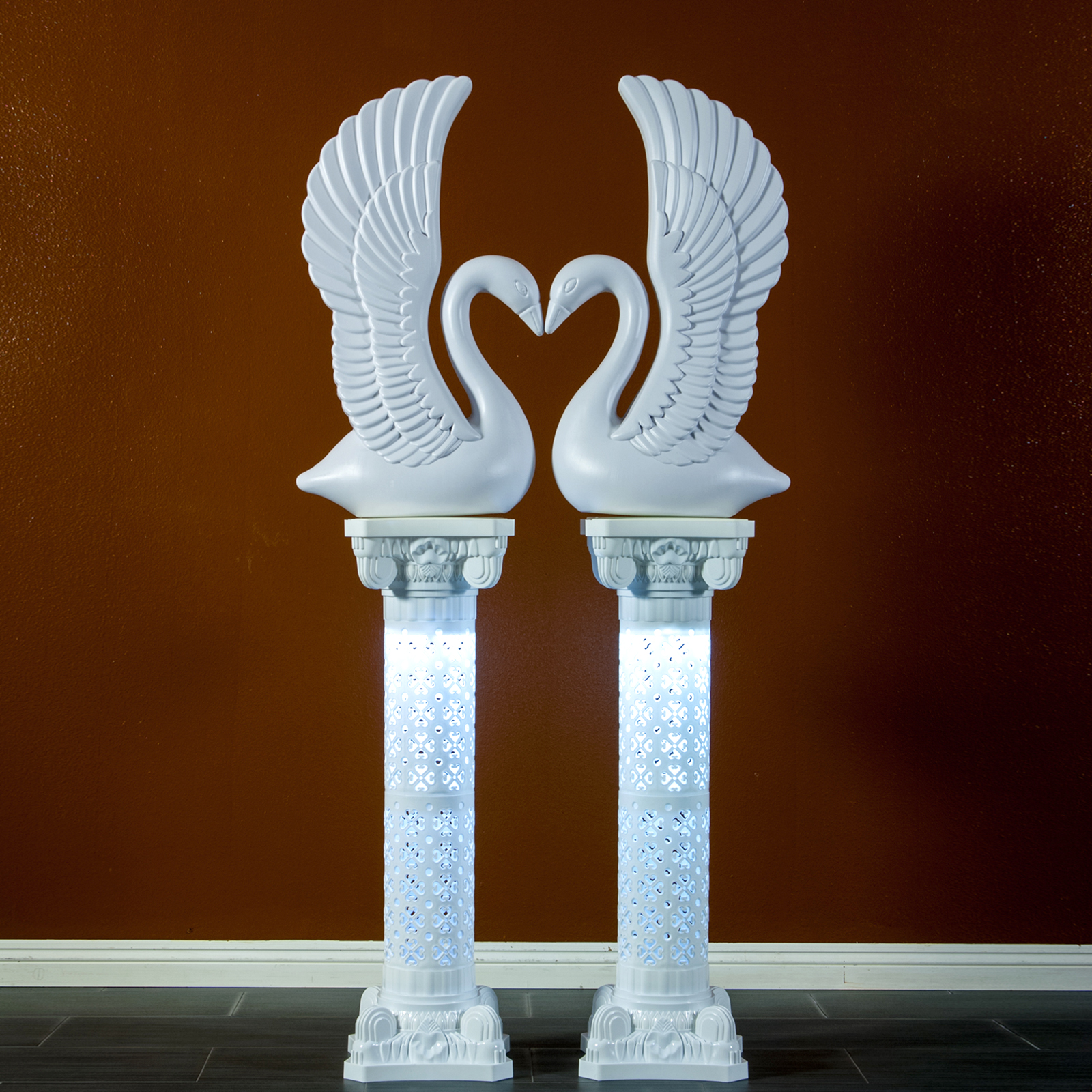 NEW White Elegant Plastic Garden Swans AND Roman Wedding Columns Prop Set 